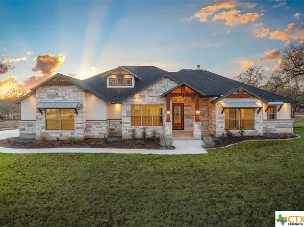 154 Bobby Lynn, Adkins, TX 78101