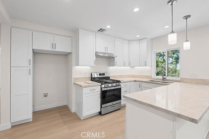 1st image of 5846 Freeman Ave #A