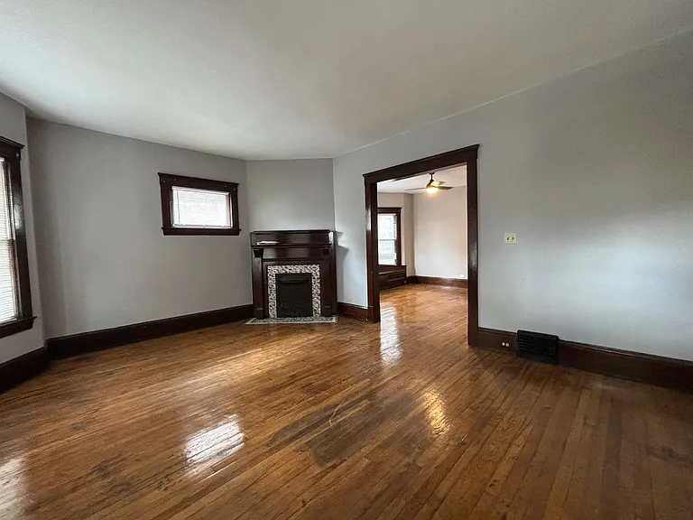 1376 W 91st St — Photo 26