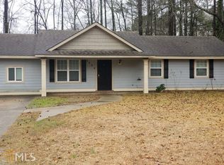 2828 Woodfield Dr, Rex, GA 30273