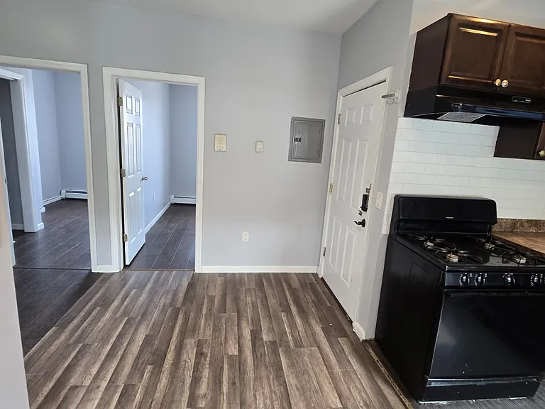 8 Chadwick St #3 — Photo 2