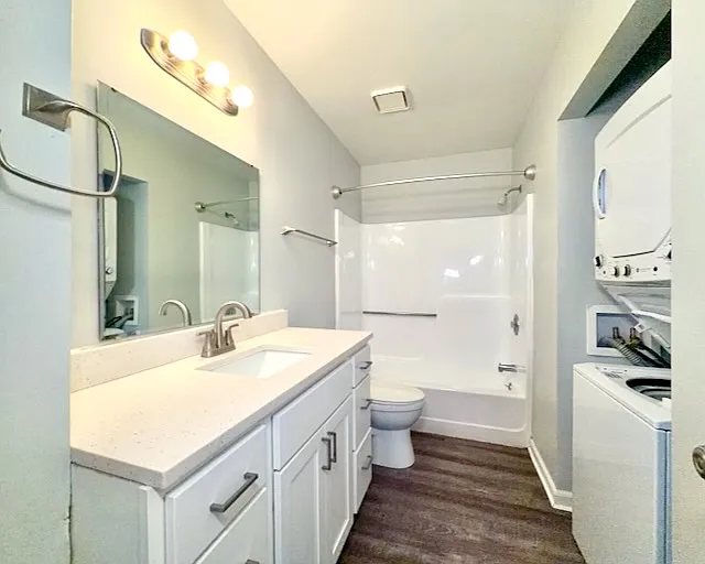 521 Cedar St NE — Photo 18