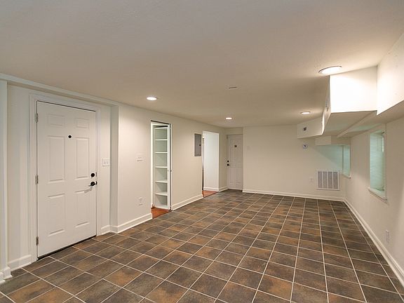 2nd image of 87 America St #D