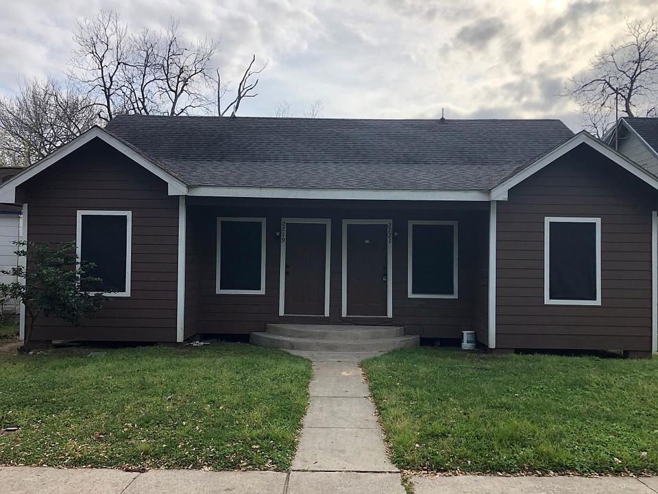 1st image of 2719 Virginia St #2721