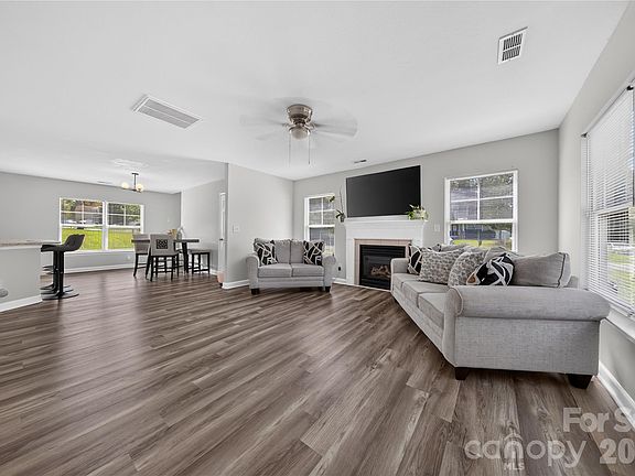 3rd image of 2047 Sonoma Valley Dr