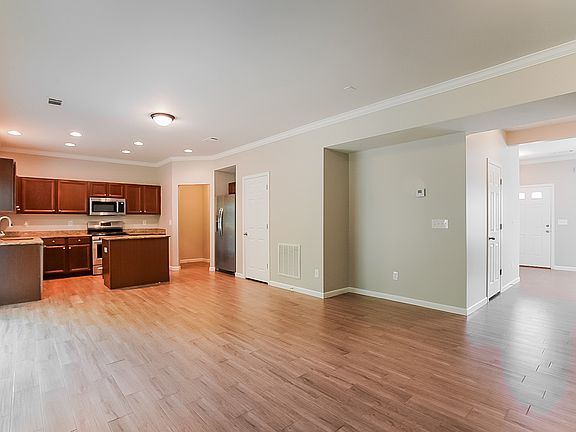 3rd image of 1801 Cottage Grove Way