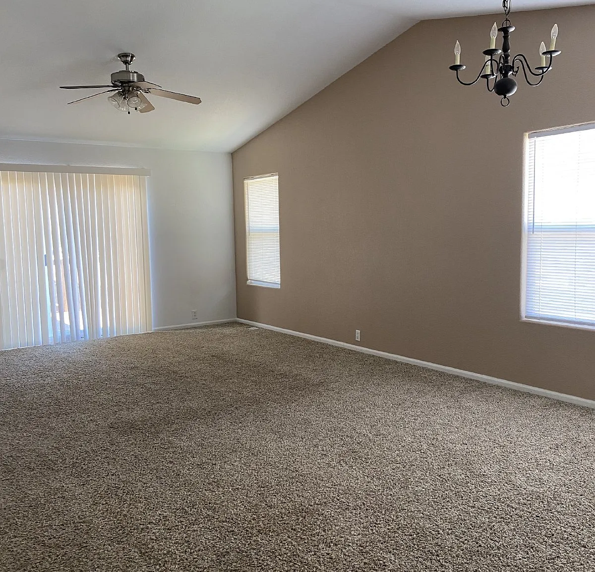 3 bed, 2.0 bath, 1447 sqft, $2,185 — Photo 4