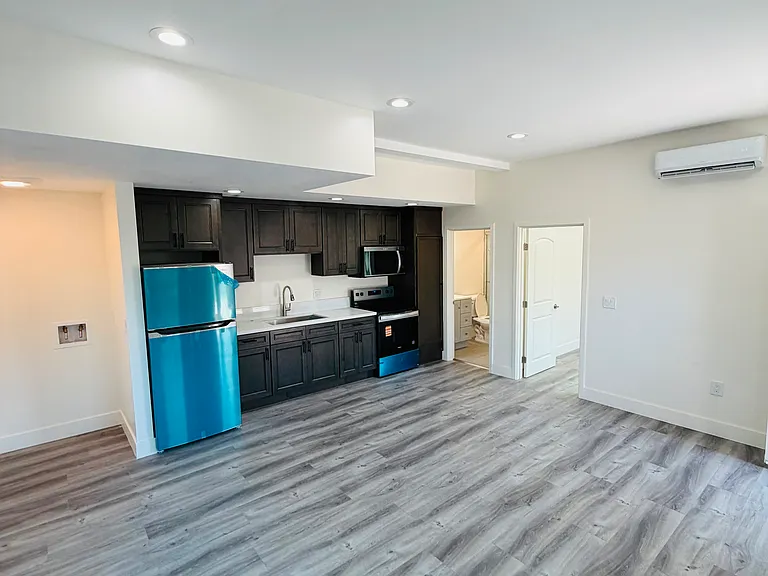 3120 W 113th St #5 — Photo 3