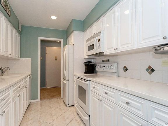 4th image of 250 N Village Ave APT C14