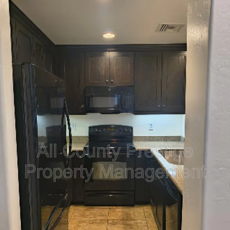 2 bed, 2.0 bath, 1104 sqft, $2,250 — Photo 4