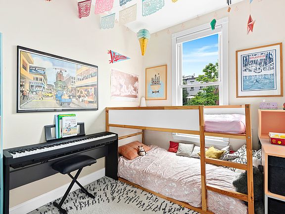 5th image of 137 Putnam Ave #2