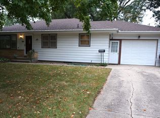 1839 Highland Dr, Carroll, IA 51401