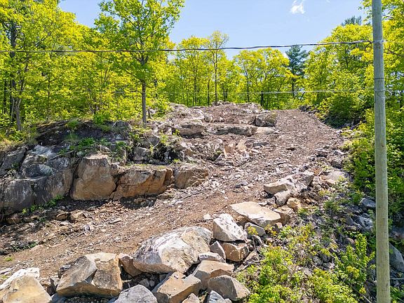 2nd image of Chemin Denis
