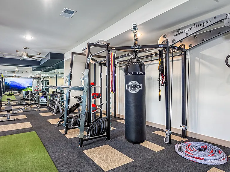 24/7 Fitness Center