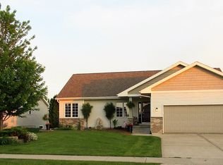 340 Buena Vista Dr, Arlington, WI 53911