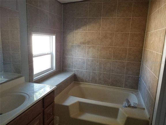 3rd image of 2501 Panfish Dr