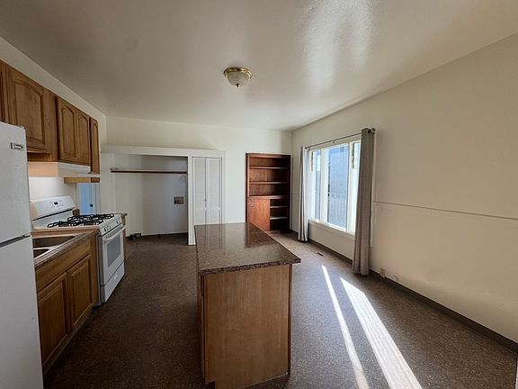 2nd image of 250 Grant St Unit 1-3