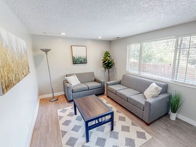 Bay Terrace — Photo 2