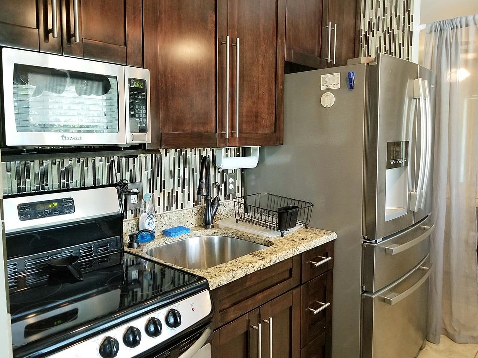 Upgraded galley kichen with large fridge