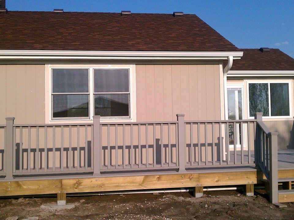 2nd image of 819 Emery Rd
