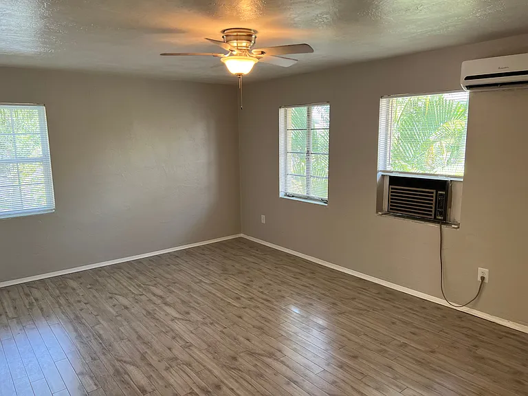 701 Bay St NE #3 — Photo 8