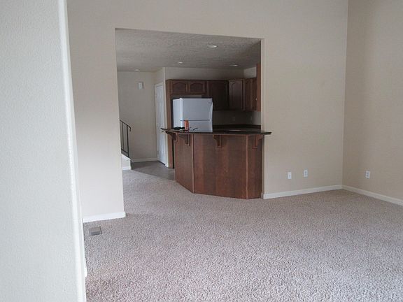 3rd image of 1257 N Forsythia Cir