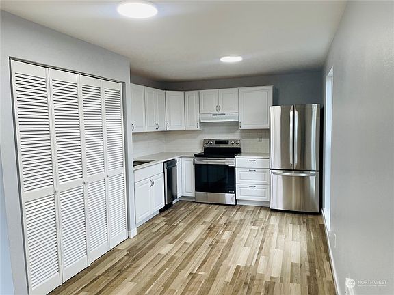 5th image of 8716 12th Street NE
