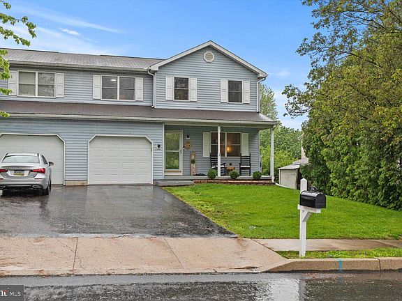 2nd image of 214 Shire Ln