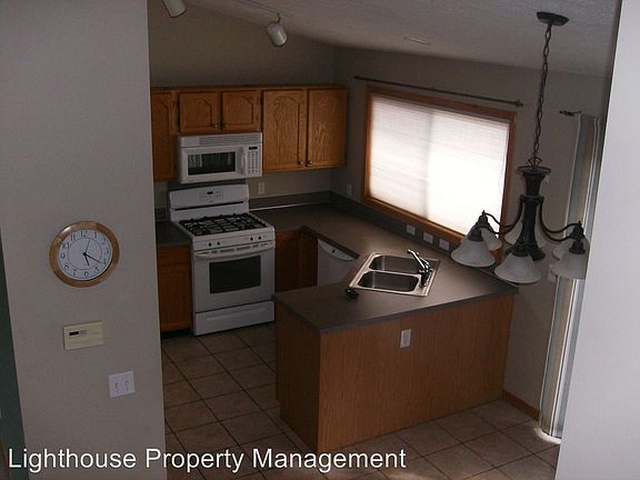 3rd image of 5653 E Grove Dr SE