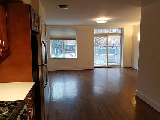 Rented by Premier Metro Realty Corp | media 29