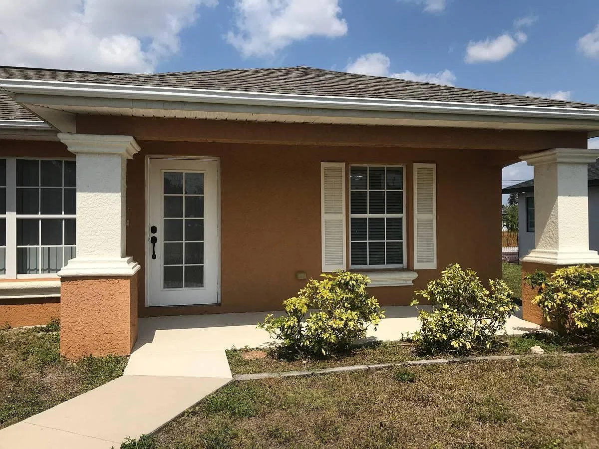 3 bed, 1408 sqft, $1,800 — Photo 2