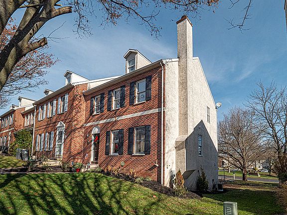 2nd image of 439 South St