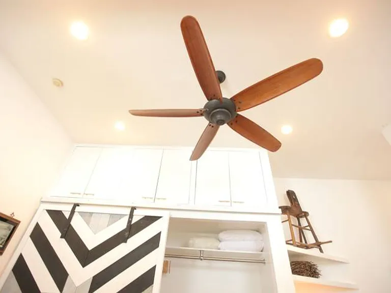 533 Vernon Ave — Photo 23