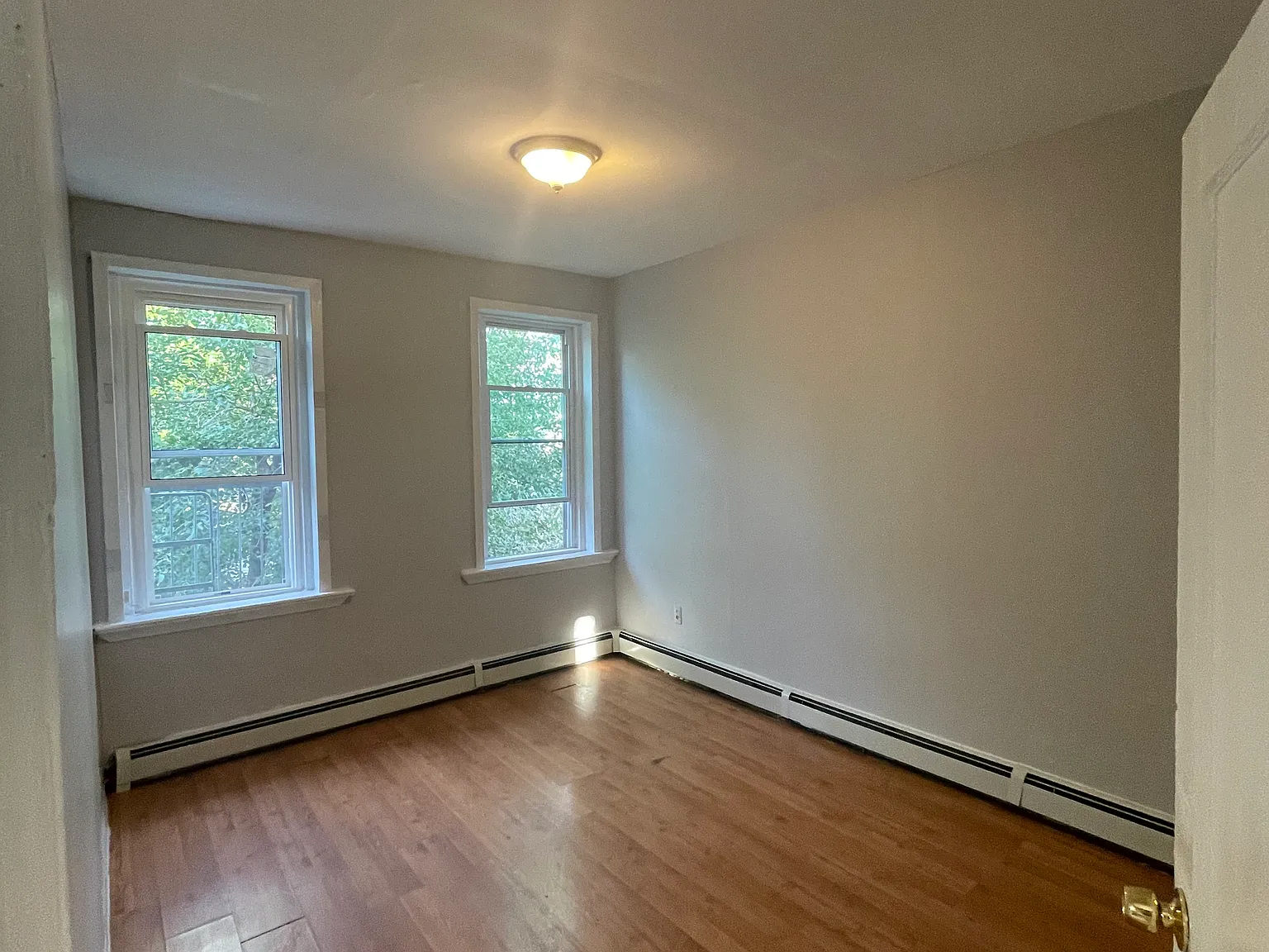331 E Jersey St — Photo 4