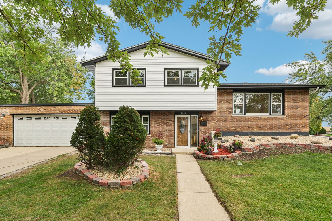 Ozark Ave-S2509-001.jpg