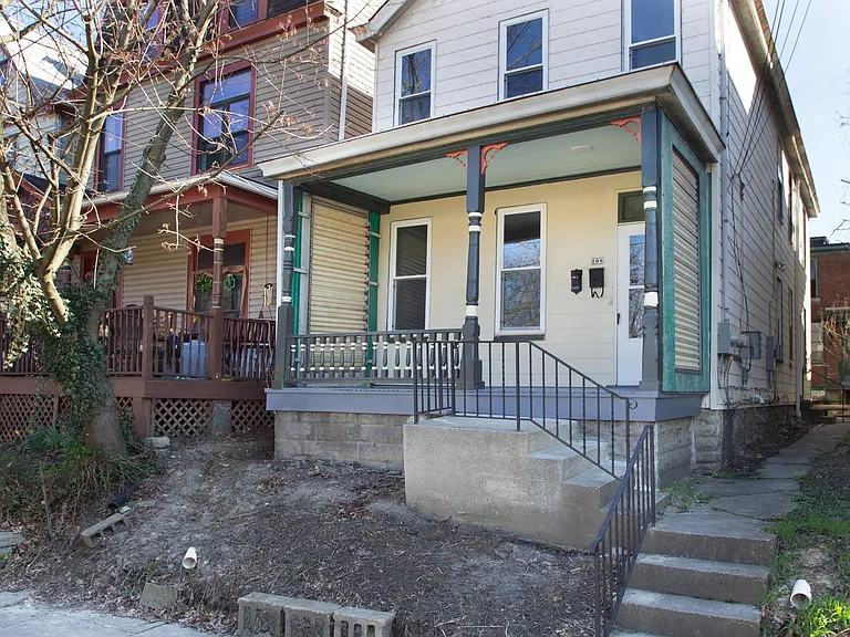 208 Green St #1 — Photo 10