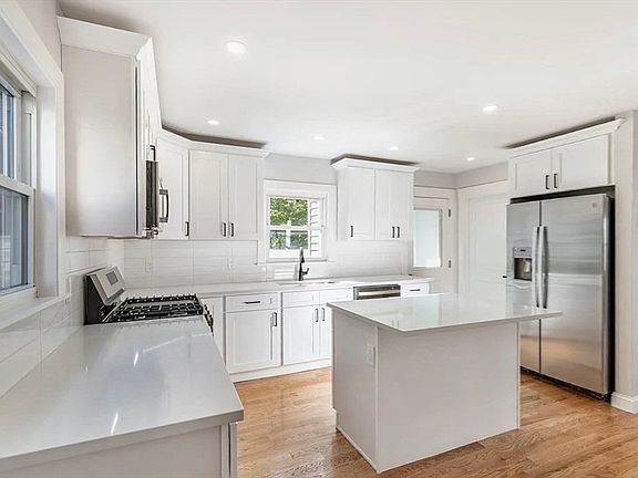 3rd image of 10 Williams Ave