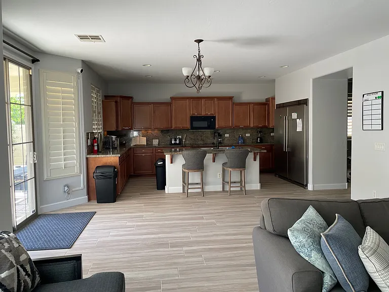 3305 E Windsor Dr — Photo 5