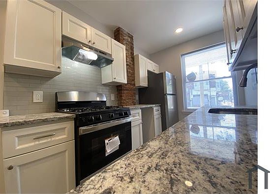5th image of 6211 Elmwood Ave Floor 1