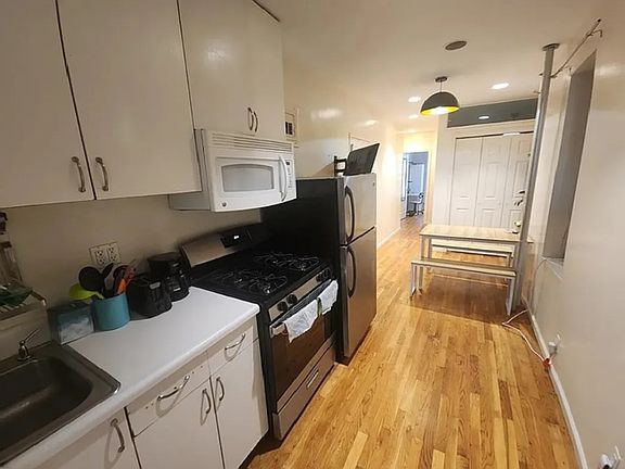 5th image of 534 W 50th St APT 2A