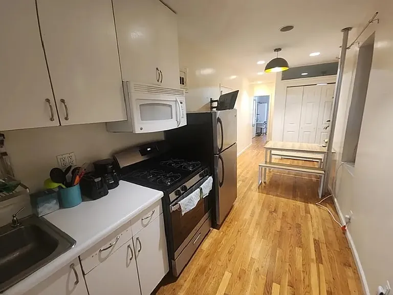534 W 50th St #2A — Photo 5