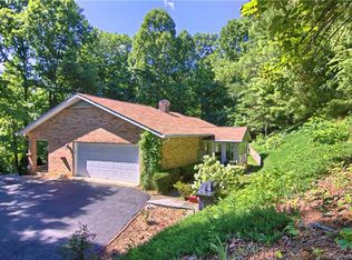 104 Wolf Shoals Dr, Hendersonville, NC 28739