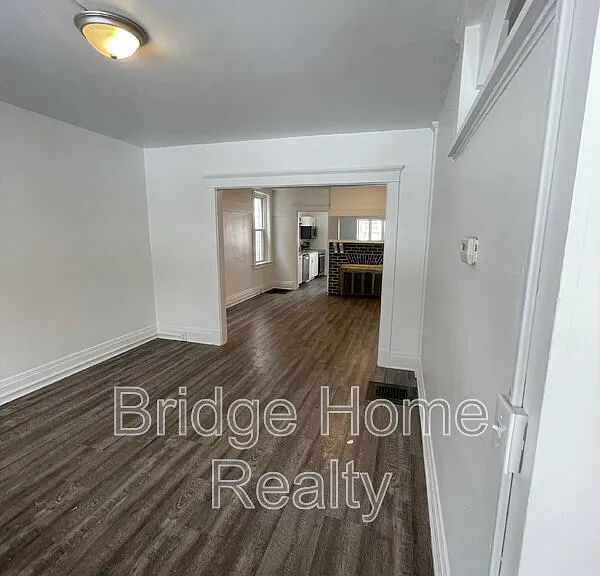 136 S Spring Ave — Photo 8