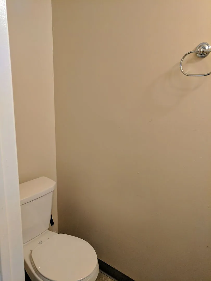 255 Meyran Ave — Photo 4