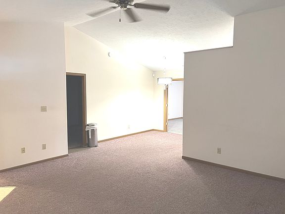 3rd image of 3115 Carlsbad Dr