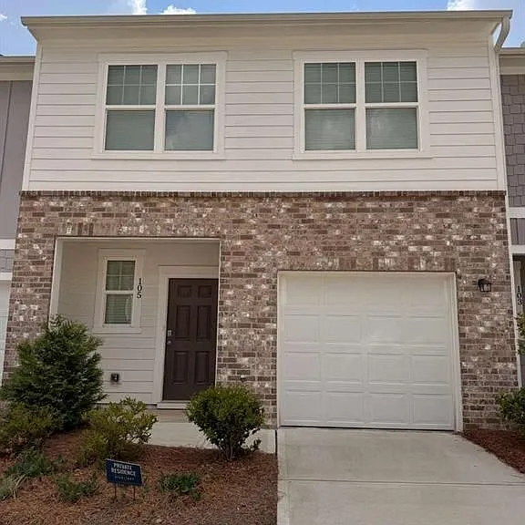 105 Thetford Way — Photo 1