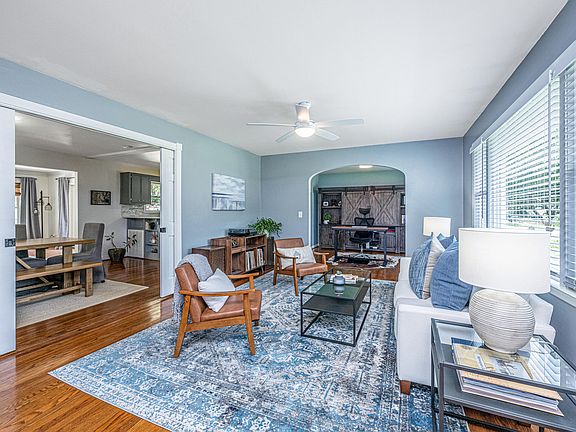 3rd image of 4915 Ashby Ave