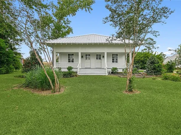 20480 Camille Dr, Springfield, LA 70462