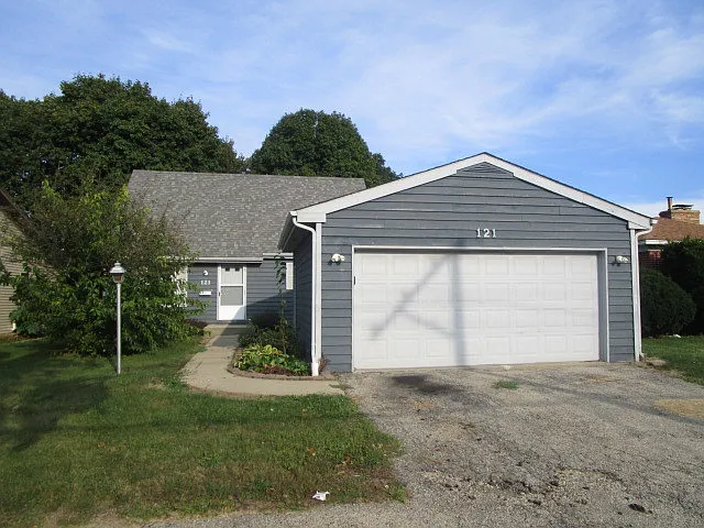 121 N McLean Blvd photo 1