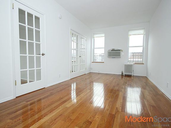 2nd image of 2901 21st Ave APT 2R